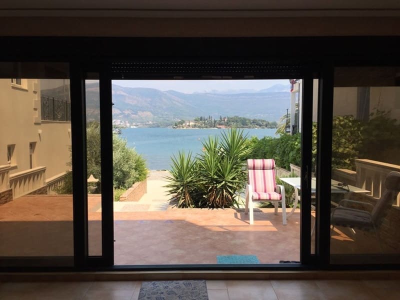 Villa with private beach and pier — Montenegro