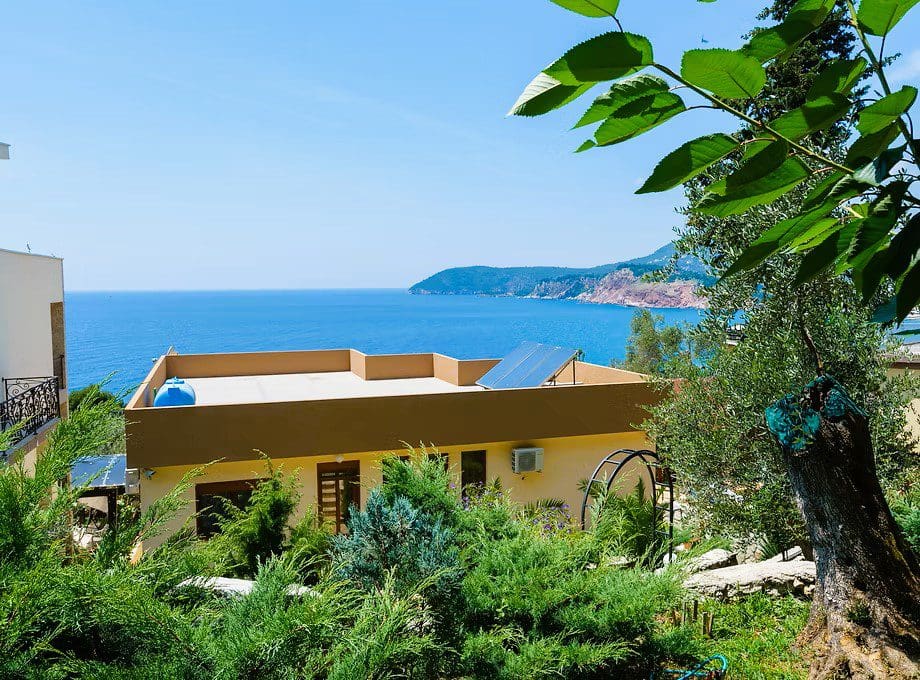 Ratac Bar'da Satılık Lüks Villa — Karadağ