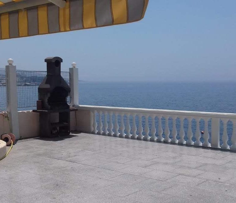 For sale waterfront villa with swimming pool — Montenegro