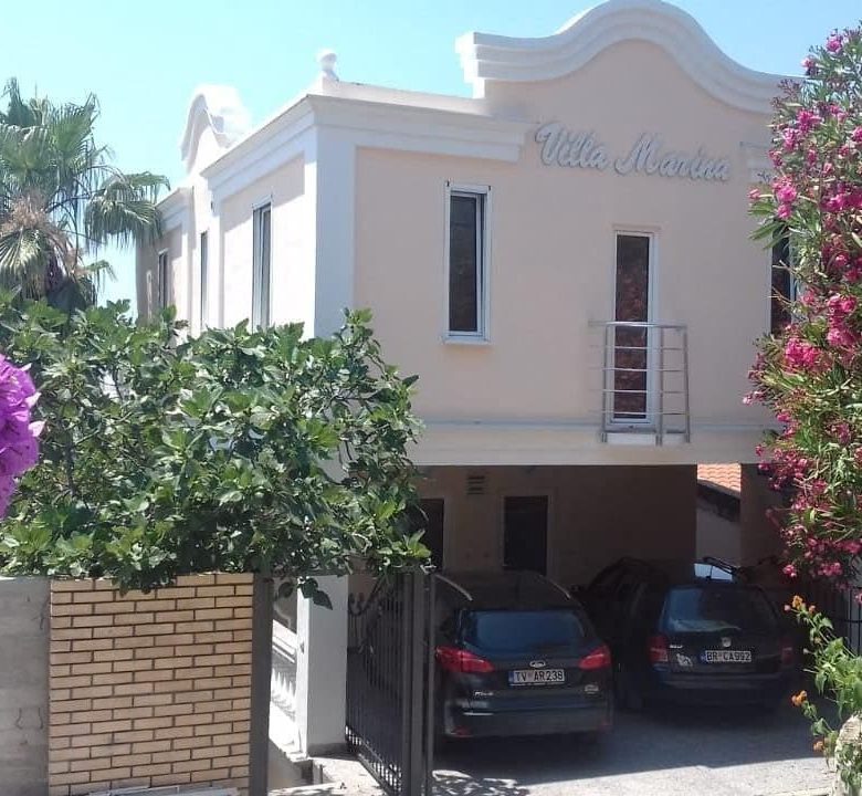 For sale waterfront villa with swimming pool — Montenegro