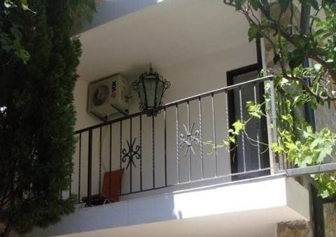Šarmantna kamena kuća sa 2 spavaće sobe u Perazića Dolu — Crna Gora