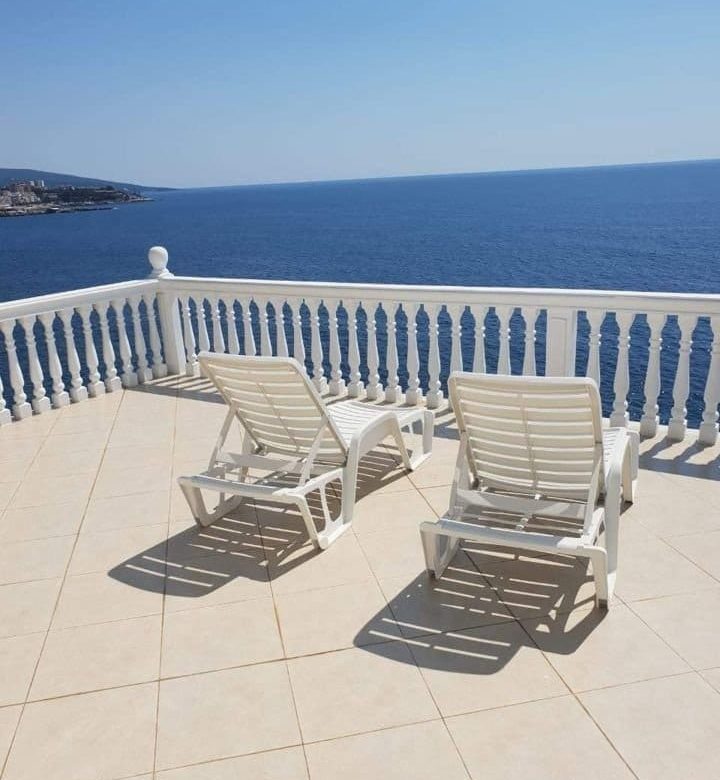 For sale waterfront villa with swimming pool — Montenegro