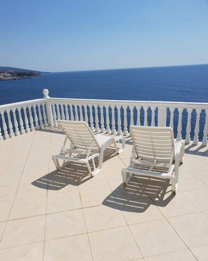 For sale waterfront villa with swimming pool — Montenegro