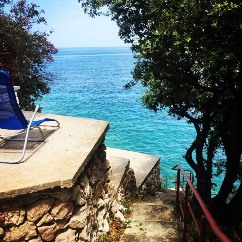 Luxusvilla in Utjeha zu verkaufen – 475 m², Strandjuwel — Montenegro