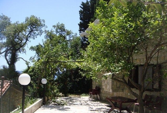 Šarmantna kamena kuća sa 2 spavaće sobe u Perazića Dolu — Crna Gora