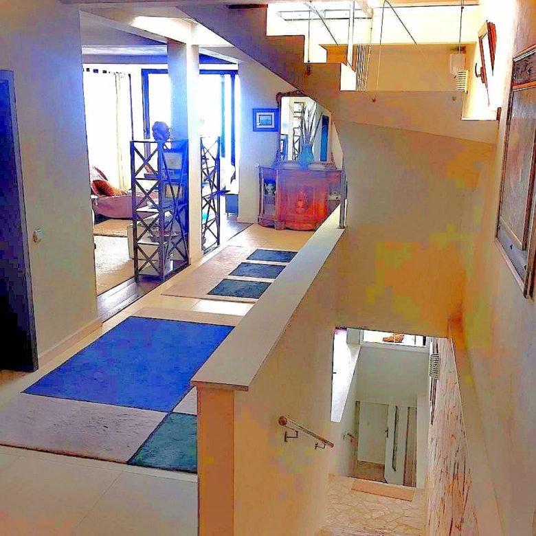 Luxusvilla in Utjeha zu verkaufen – 475 m², Strandjuwel — Montenegro