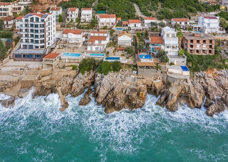For sale waterfront villa with swimming pool — Montenegro