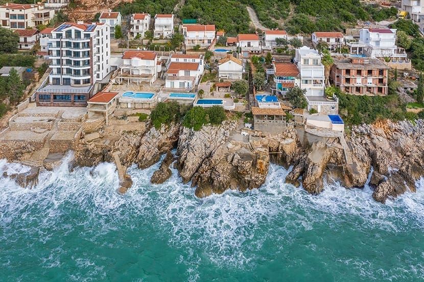For sale waterfront villa with swimming pool — Montenegro