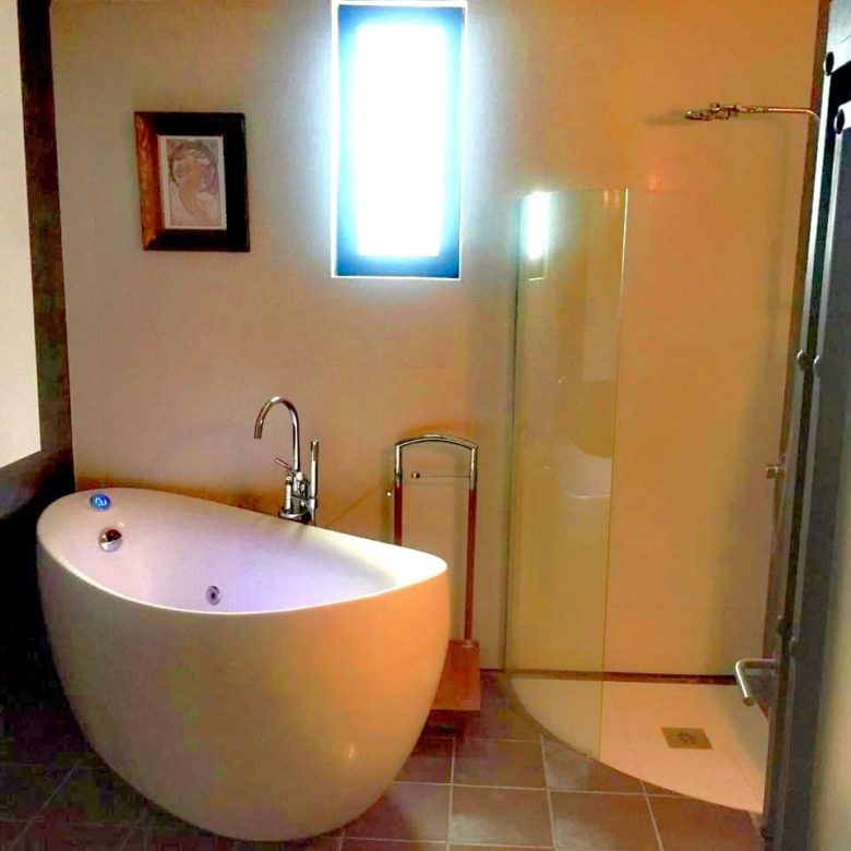 Luxusvilla in Utjeha zu verkaufen – 475 m², Strandjuwel — Montenegro