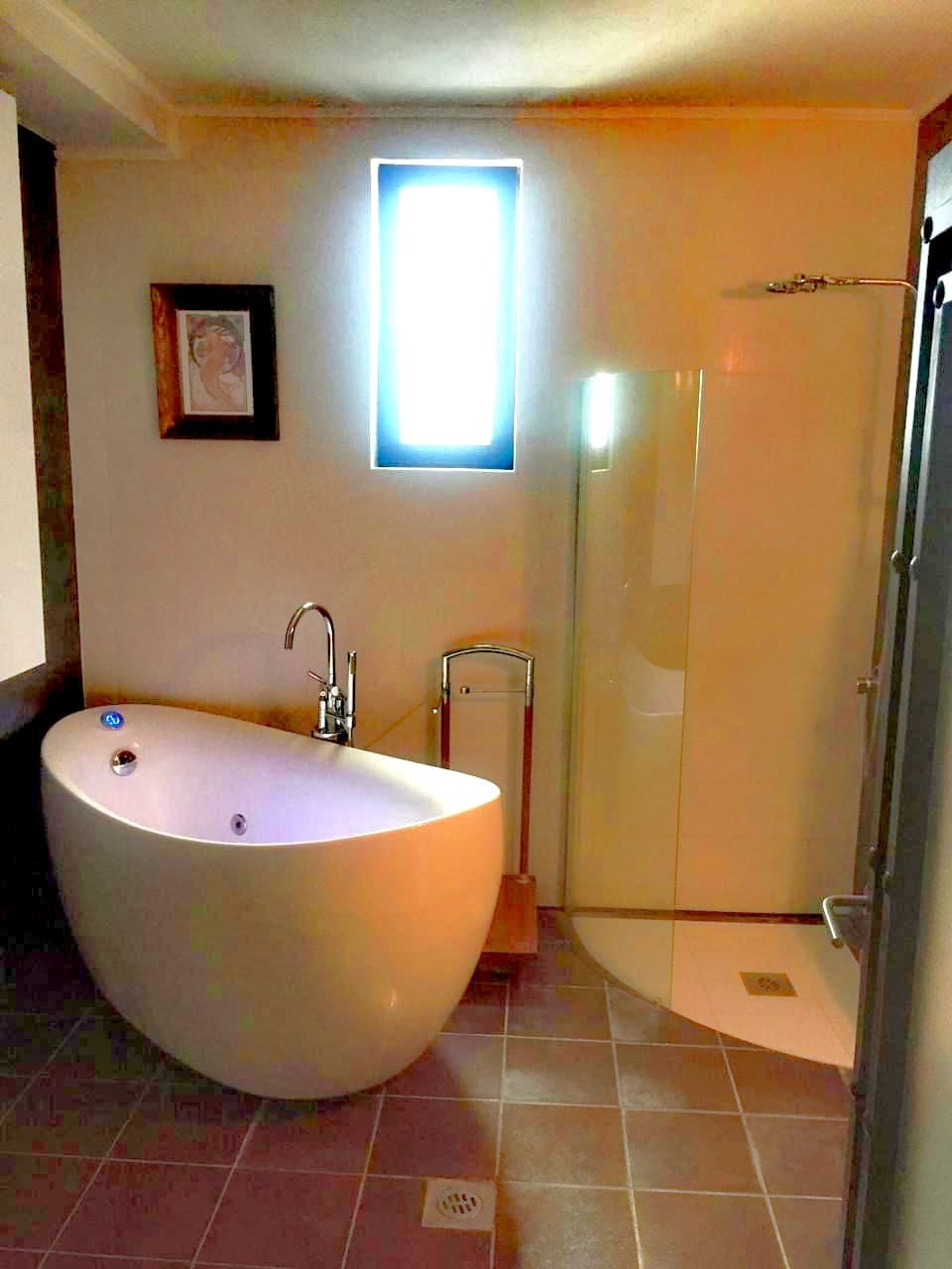 Luxusvilla in Utjeha zu verkaufen – 475 m², Strandjuwel — Montenegro