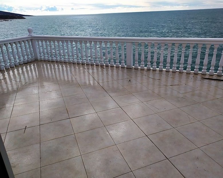 For sale waterfront villa with swimming pool — Montenegro