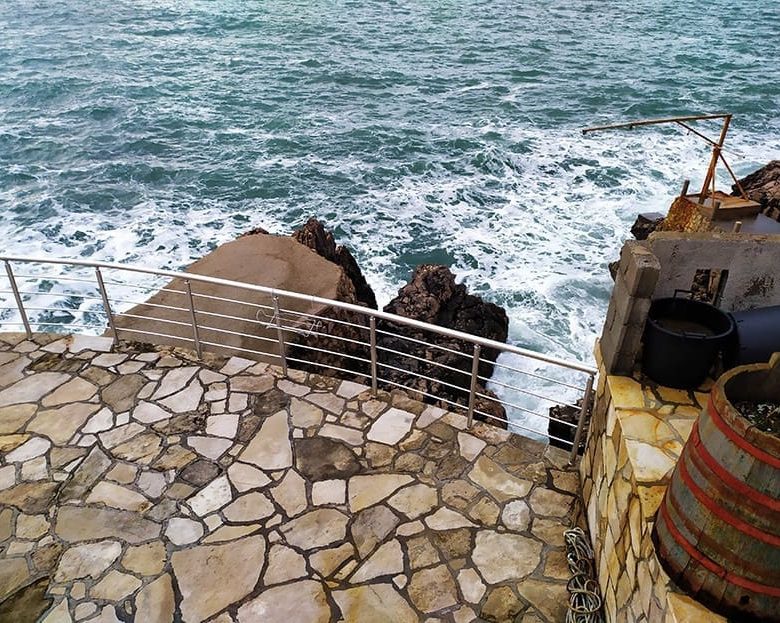 For sale waterfront villa with swimming pool — Montenegro