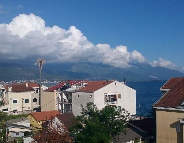 Duplex stan sa pogledom na more u Baošićima