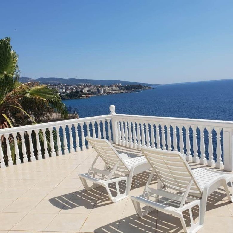For sale waterfront villa with swimming pool — Montenegro