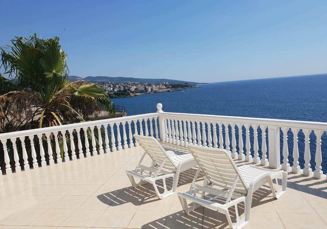 For sale waterfront villa with swimming pool — Montenegro