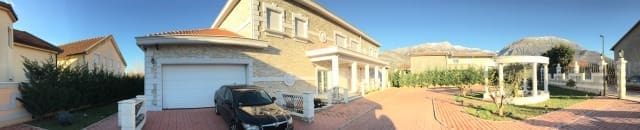 Ekskluzivna nekretnina u Baru na prodaju na parceli od 2650 m² za 1.600.000 eura — Crna Gora