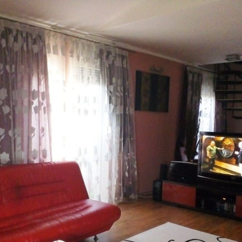 Duplex stan sa pogledom na more u Baošićima — Crna Gora