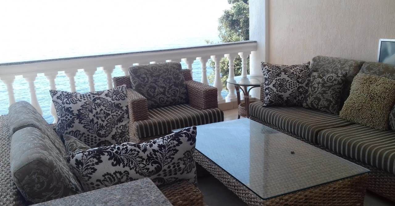 For sale waterfront villa with swimming pool — Montenegro