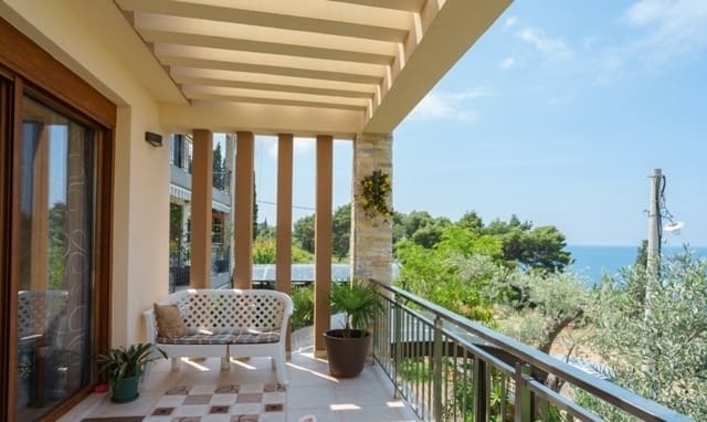 Ratac Bar'da Satılık Lüks Villa — Karadağ