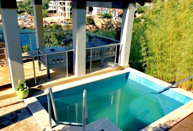 Luxusvilla in Utjeha zu verkaufen – 475 m², Strandjuwel — Montenegro