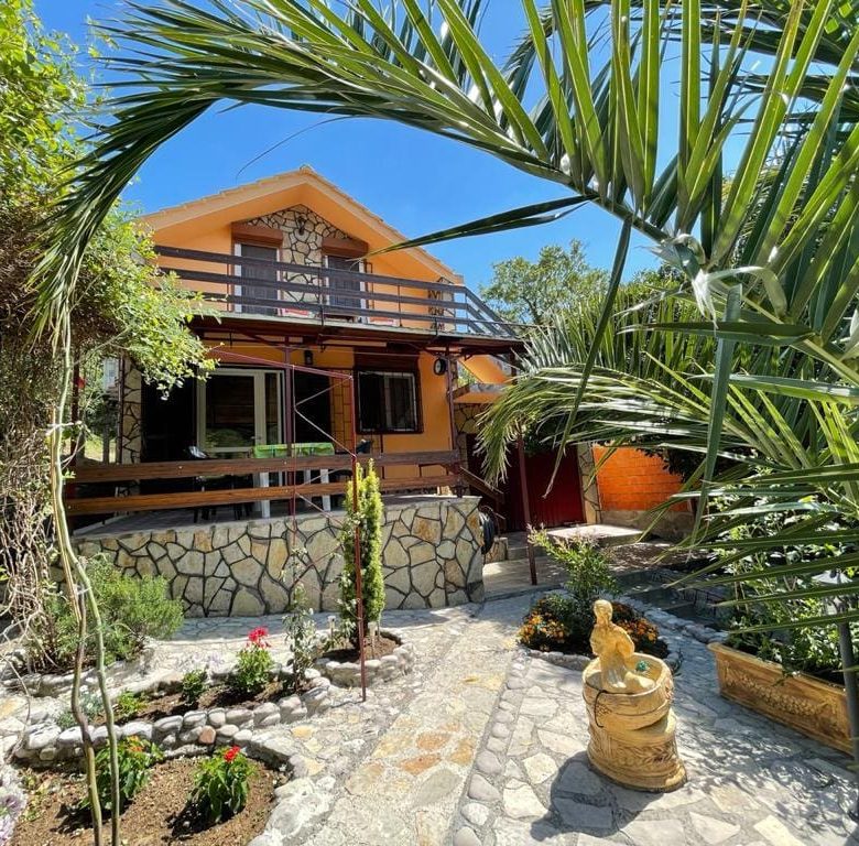 House for sale in Montenegro-Djurmani