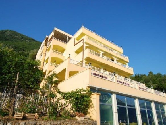 Hotel na prodaju u Crnoj Gori - Stoliv