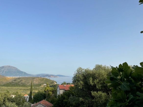 Kuća na prodaju u Sutomoru 180 m²