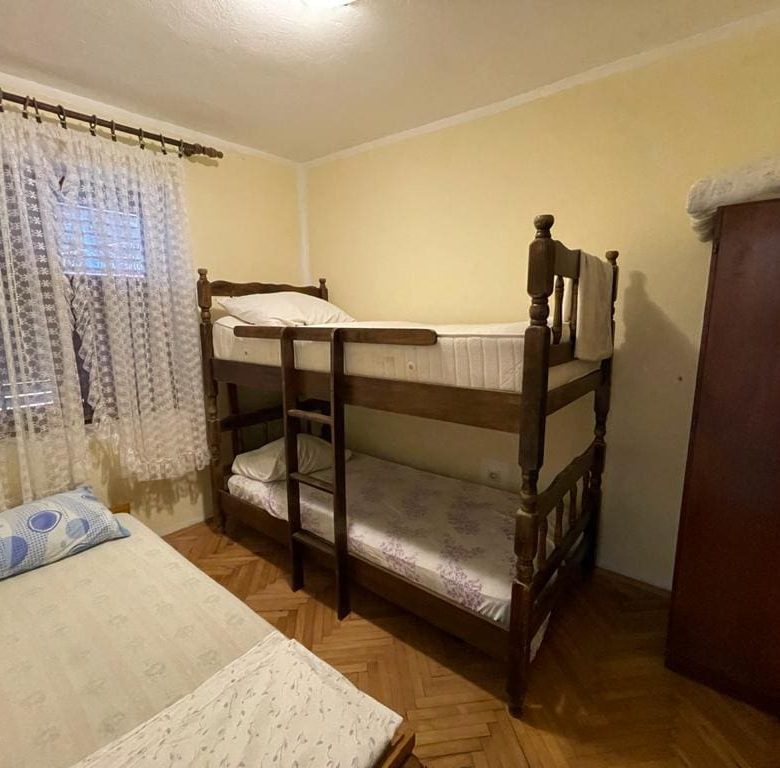 Будинок на продаж у Сутоморе 180 кв.м — Чорногорія
