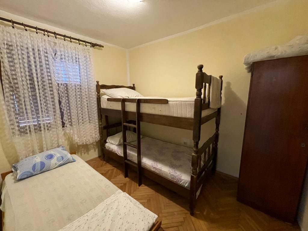 Будинок на продаж у Сутоморе 180 кв.м — Чорногорія