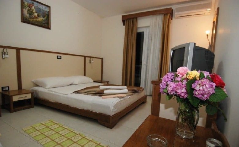 Karadağ-Stoliv'de satılık otel — Karadağ