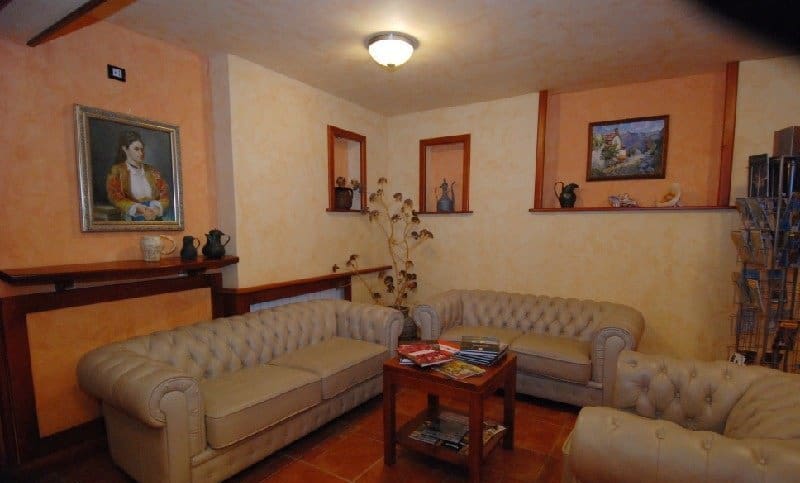 Karadağ-Stoliv'de satılık otel — Karadağ