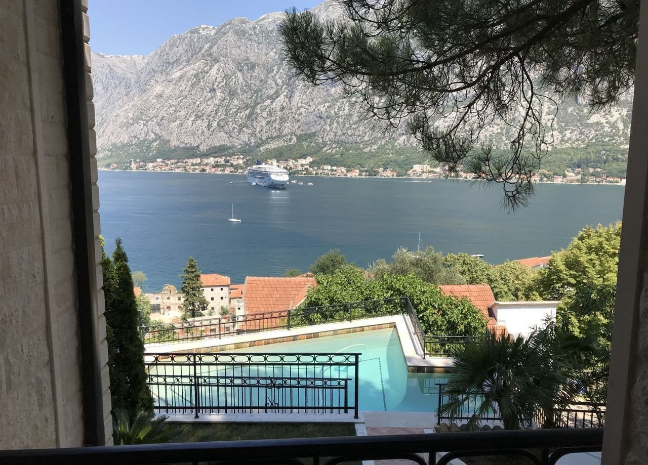 House for sale in Prcanj