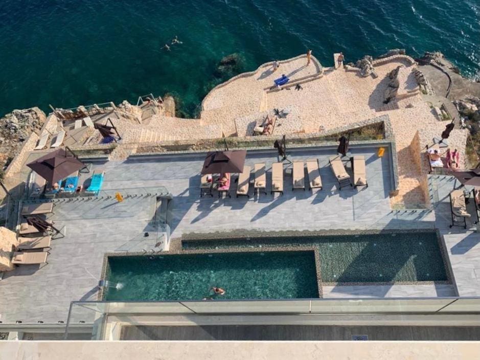 Waterfront apartments in Dobra Voda-Bar — Montenegro