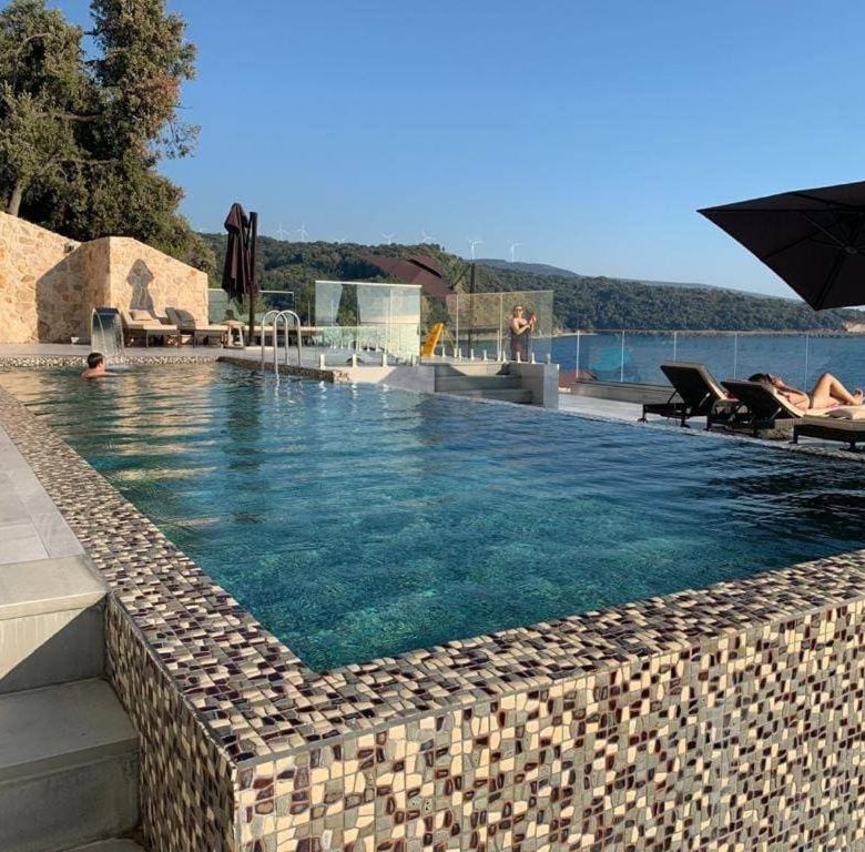 Waterfront apartments in Dobra Voda-Bar — Montenegro