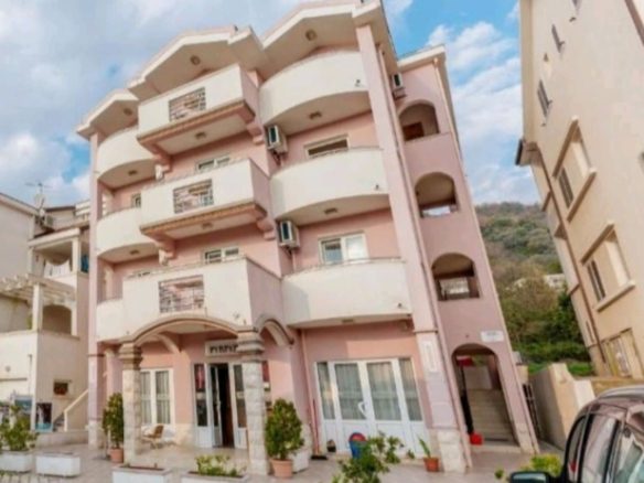 Mini hotel na prodaju u Tivtu
