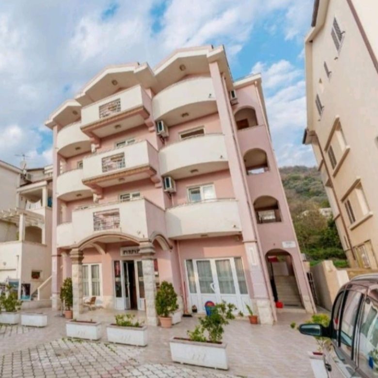 Mini hotel for sale in Tivat