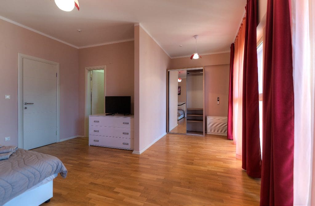 Luxuswohnung in Becici zu verkaufen — Montenegro