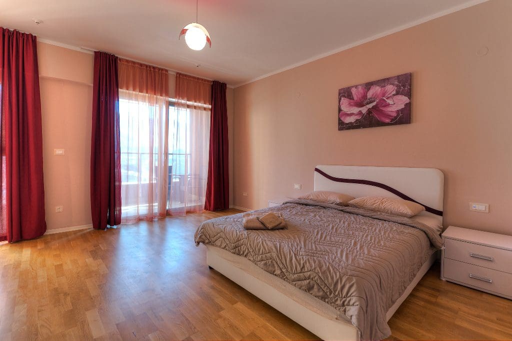 Luxuswohnung in Becici zu verkaufen — Montenegro
