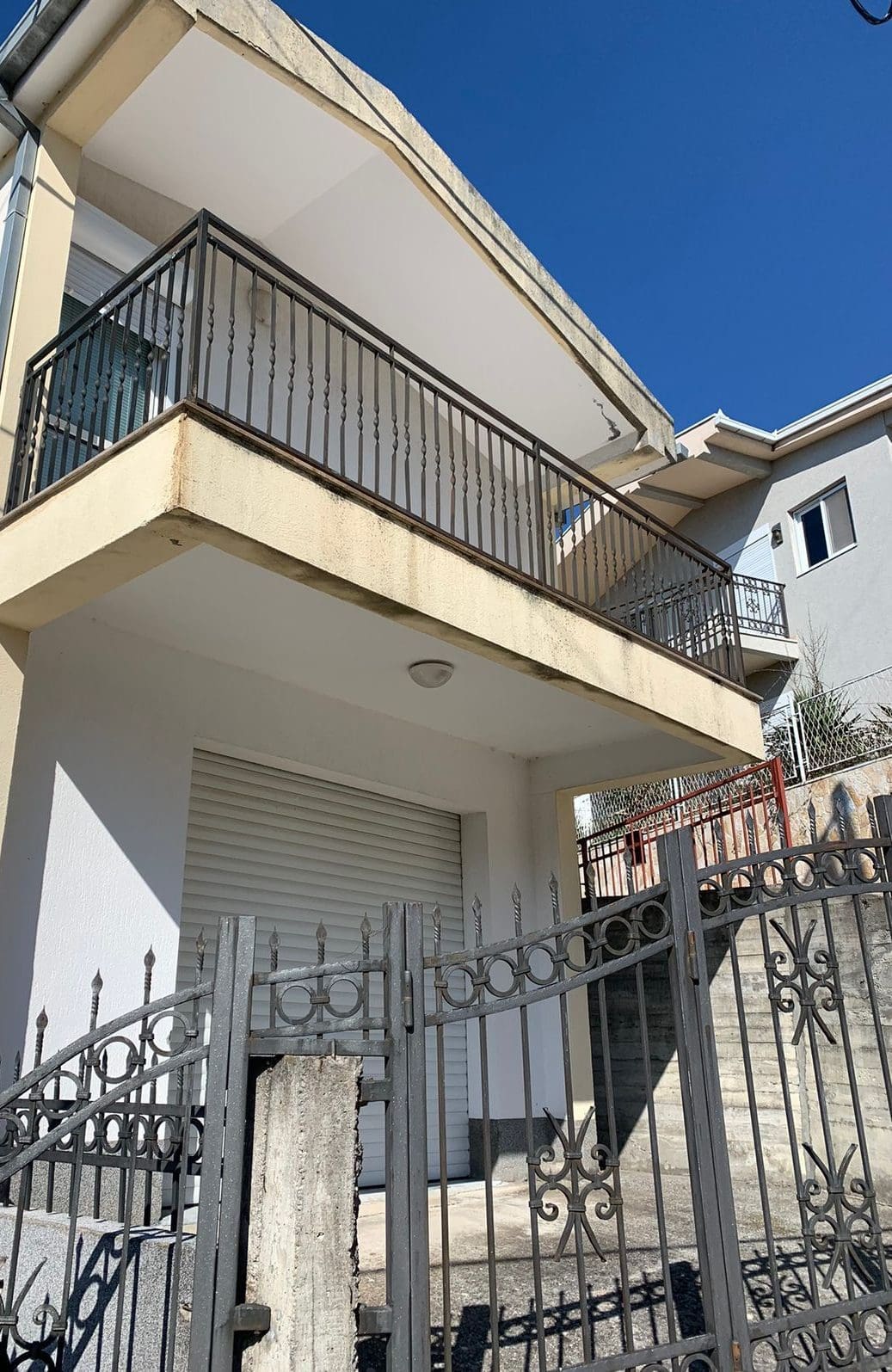House 128sqm and apartment 71sqm for sale — Montenegro