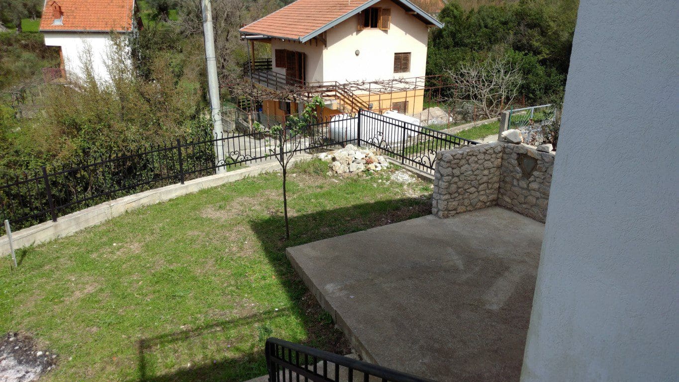 Haus in Kruče zu verkaufen — Montenegro