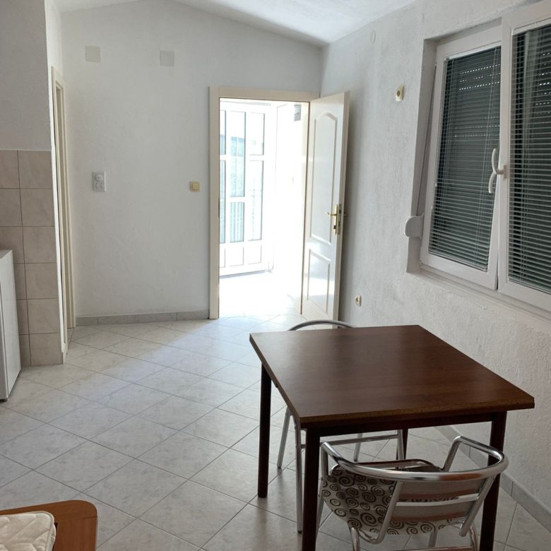 House 128sqm and apartment 71sqm for sale — Montenegro