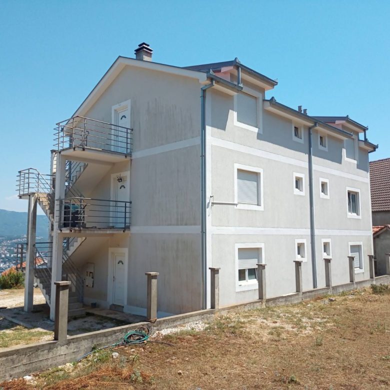 Willa z apartamentami w pobliżu Igalo