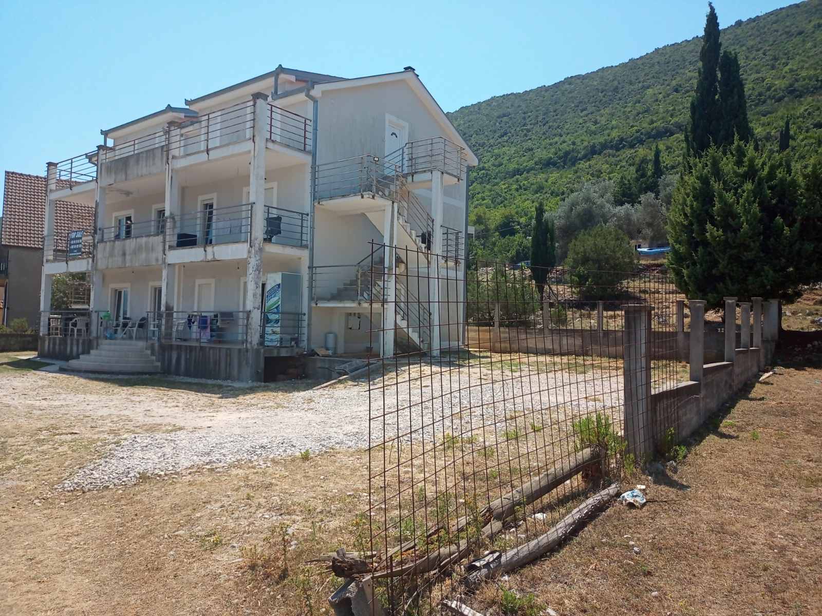 Willa z apartamentami w pobliżu Igalo — Czarnogóra