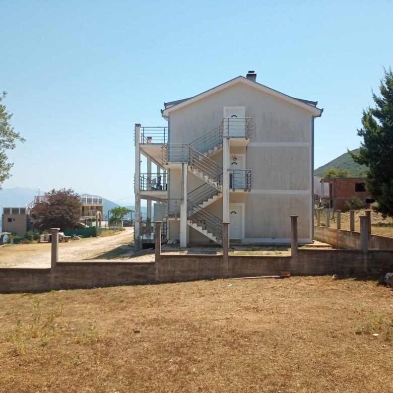 Willa z apartamentami w pobliżu Igalo — Czarnogóra