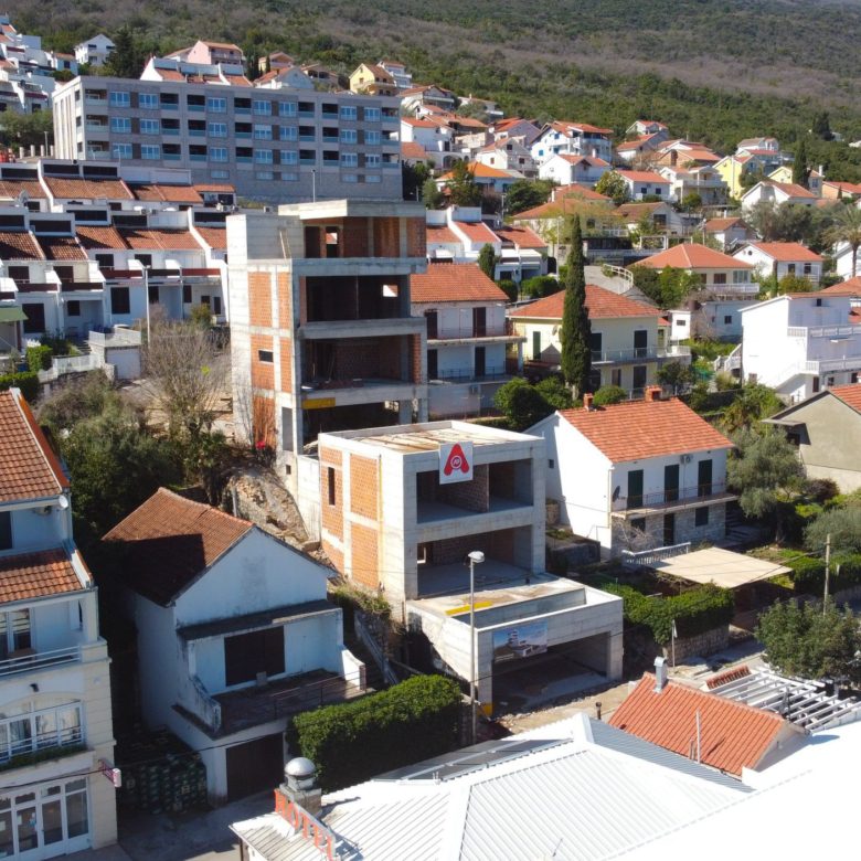 Wille na sprzedaż w Zatoce Boko-Kotor — Czarnogóra