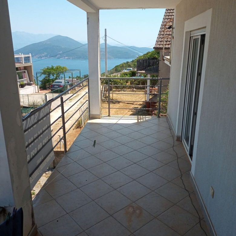 Willa z apartamentami w pobliżu Igalo — Czarnogóra
