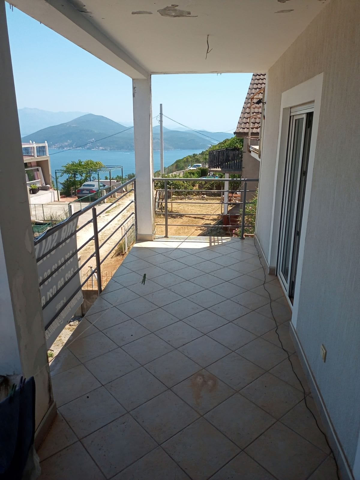 Willa z apartamentami w pobliżu Igalo — Czarnogóra