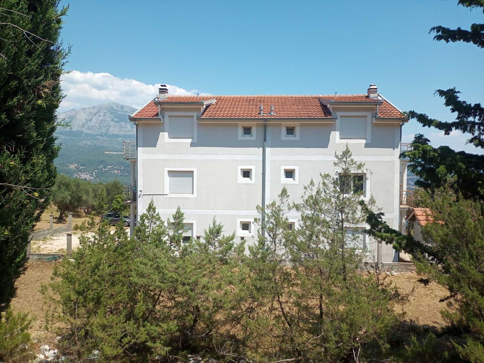 Willa z apartamentami w pobliżu Igalo — Czarnogóra
