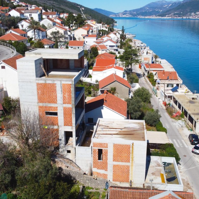 Wille na sprzedaż w Zatoce Boko-Kotor — Czarnogóra