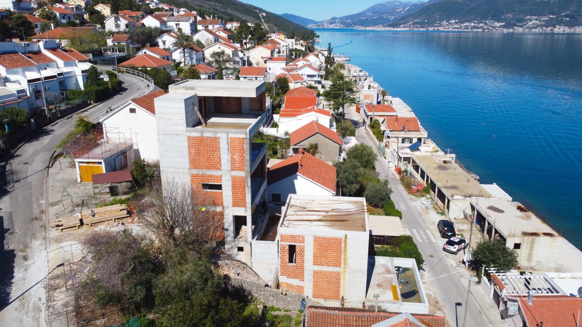 Wille na sprzedaż w Zatoce Boko-Kotor — Czarnogóra